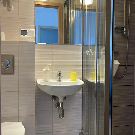 Goscinne Przy Plazy Homestay Rewa